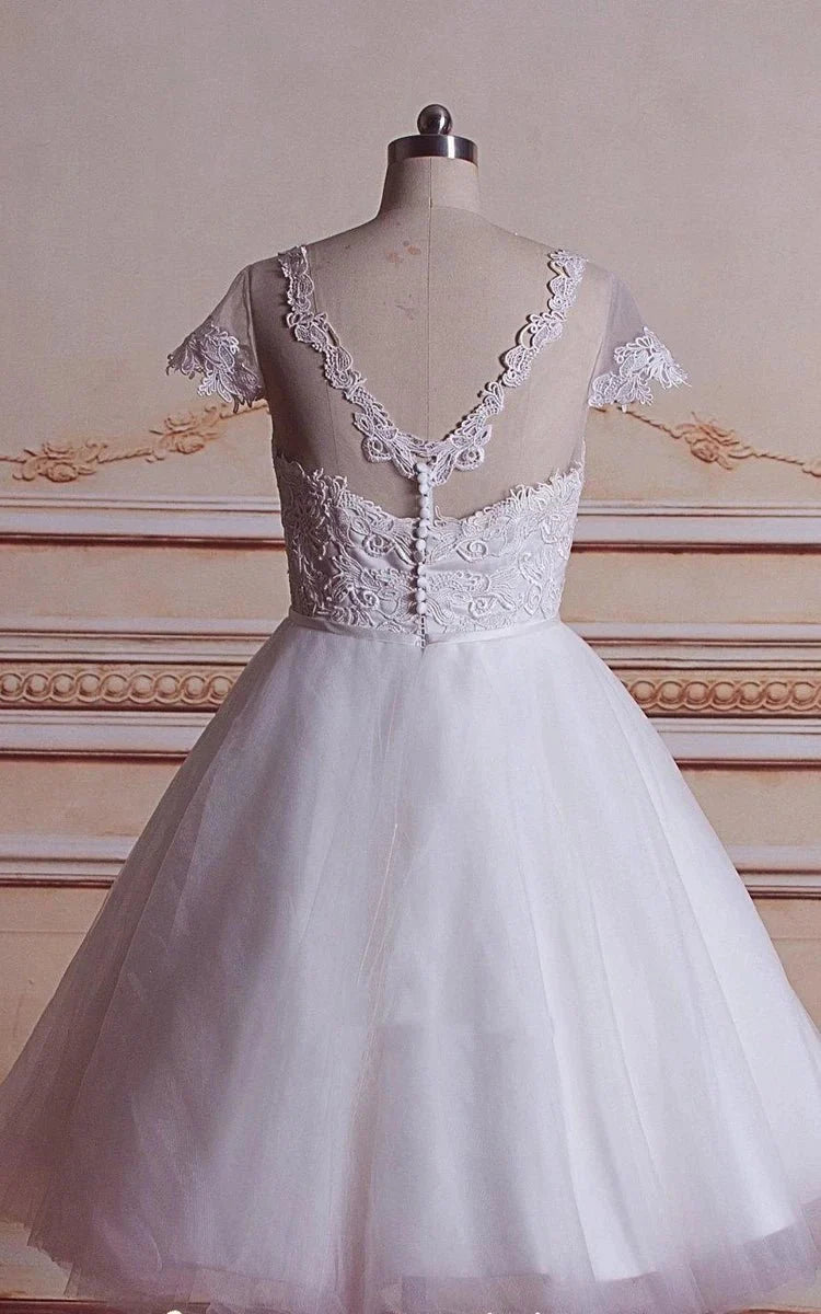 Pretty A-Line Tulle Lace Appliques Bateau Neck Short Sleeves Short Wedding Dresses