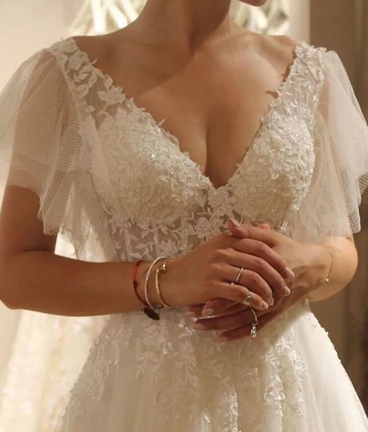 Pretty A Line V-Neck Floral Lace Tulle Appliques Bodycon Discount Floor Length Wedding Gown