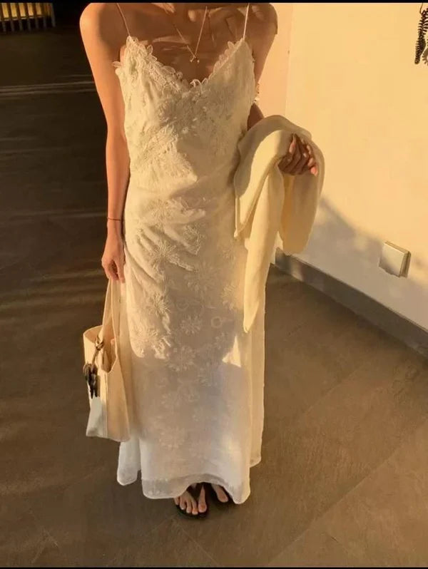 Pretty Ivory Lace Spaghetti Straps A Line Halter Long Prom Dresses Wedding Guest Dresses Hot Sale Party Dresses For Ladies