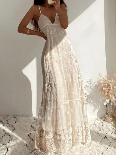 Pretty Ivory Lace Spaghetti Straps A Line Halter Long Prom Dresses Wedding Guest Dresses Hot Sale Party Dresses For Ladies