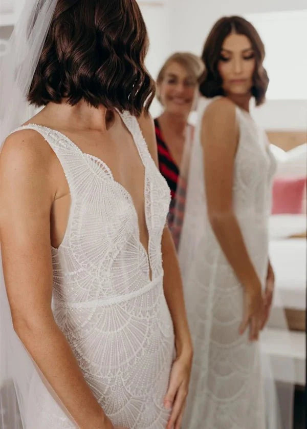 Pretty Mermaid Bohemian Lace Wedding Dresses V-Neck Backless Bridal Gowns With Sweep Train
