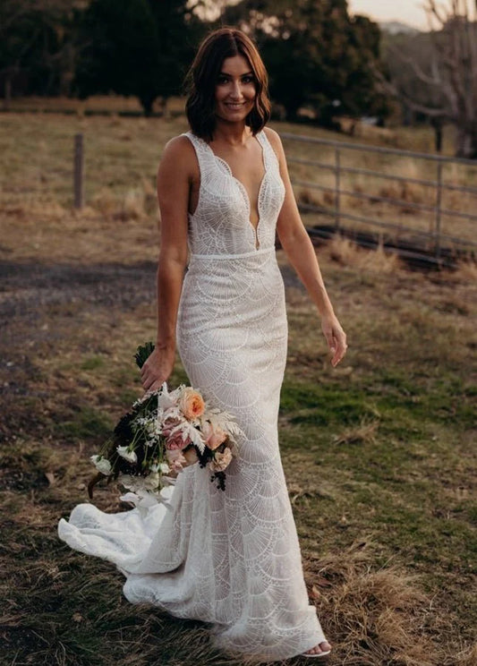 Pretty Mermaid Bohemian Lace Wedding Dresses V-Neck Backless Bridal Gowns With Sweep Train