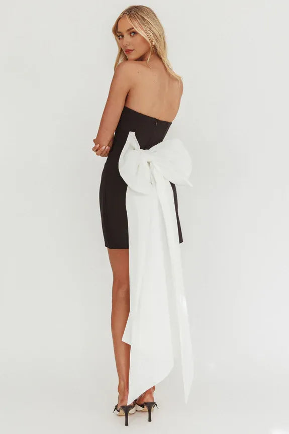 Pretty Strapless Sleeveless Oversized Bow Back Black Mini Homecoming Dress