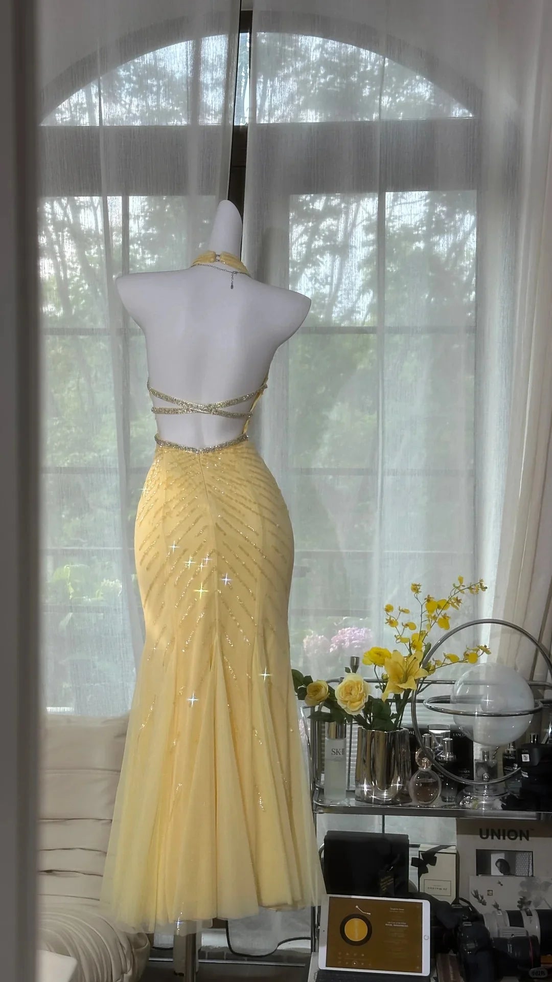 Pretty Yellow Tulle Sequin Halter Neck Open Back Mermaid Prom Dress Evening Dress Homecoming Dresses