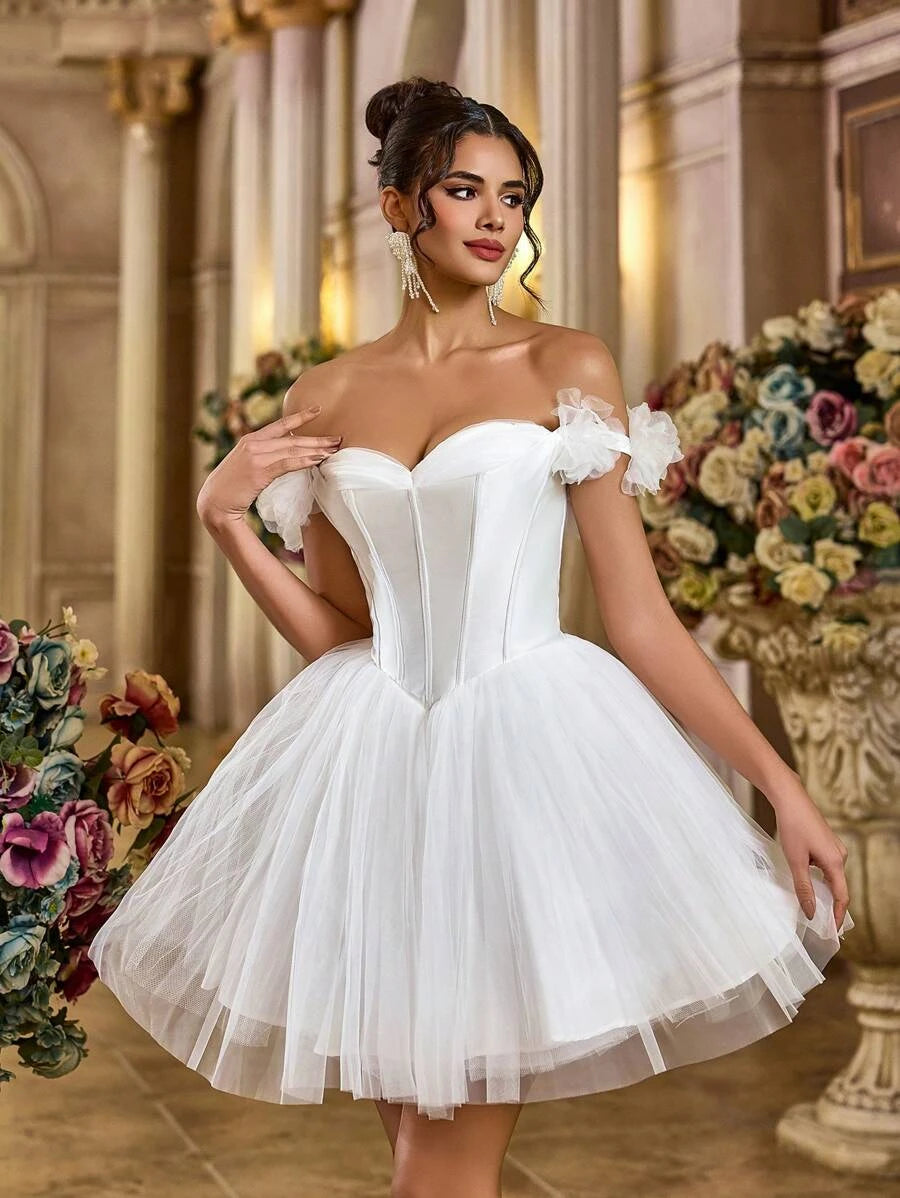 Pretty A-Line Off-Shoulder Corset Flower Tulle Satin White Short Homecoming Dress