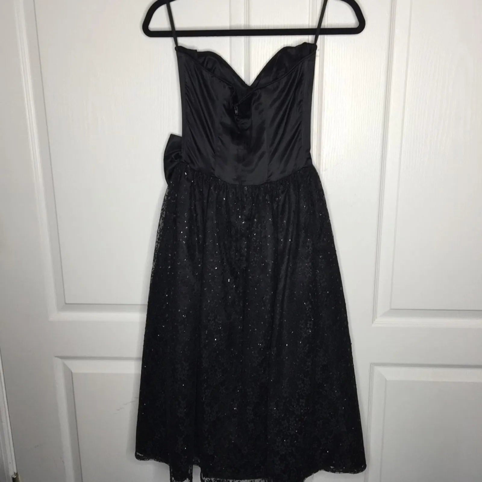 Retro A-Line Strapless Sequin Satin Black Tea-Length Prom Dress With Bow For Female Guests