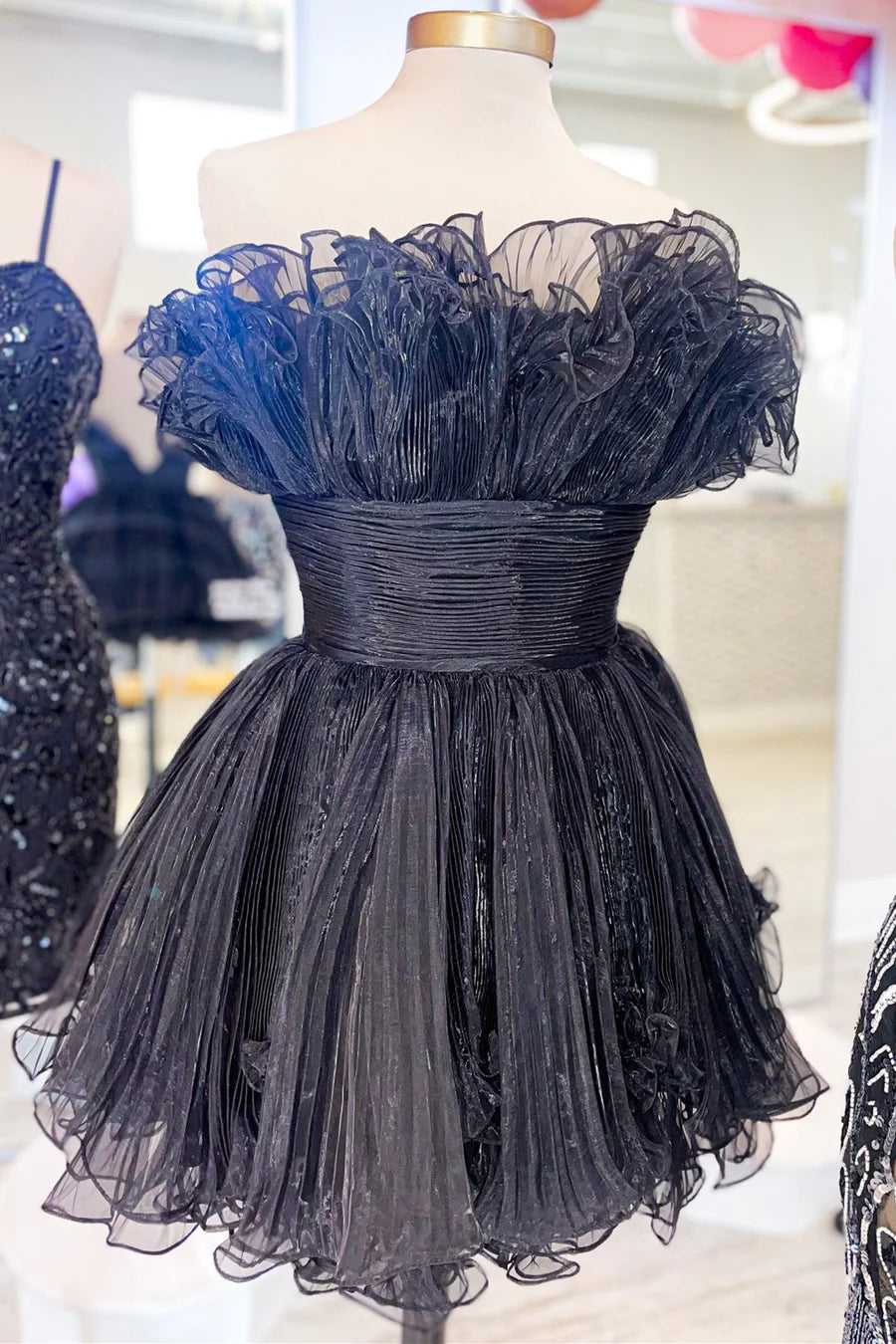 Retro Elegance Organza Strapless Pleated Ruffles Short Dress Homecoming Dress