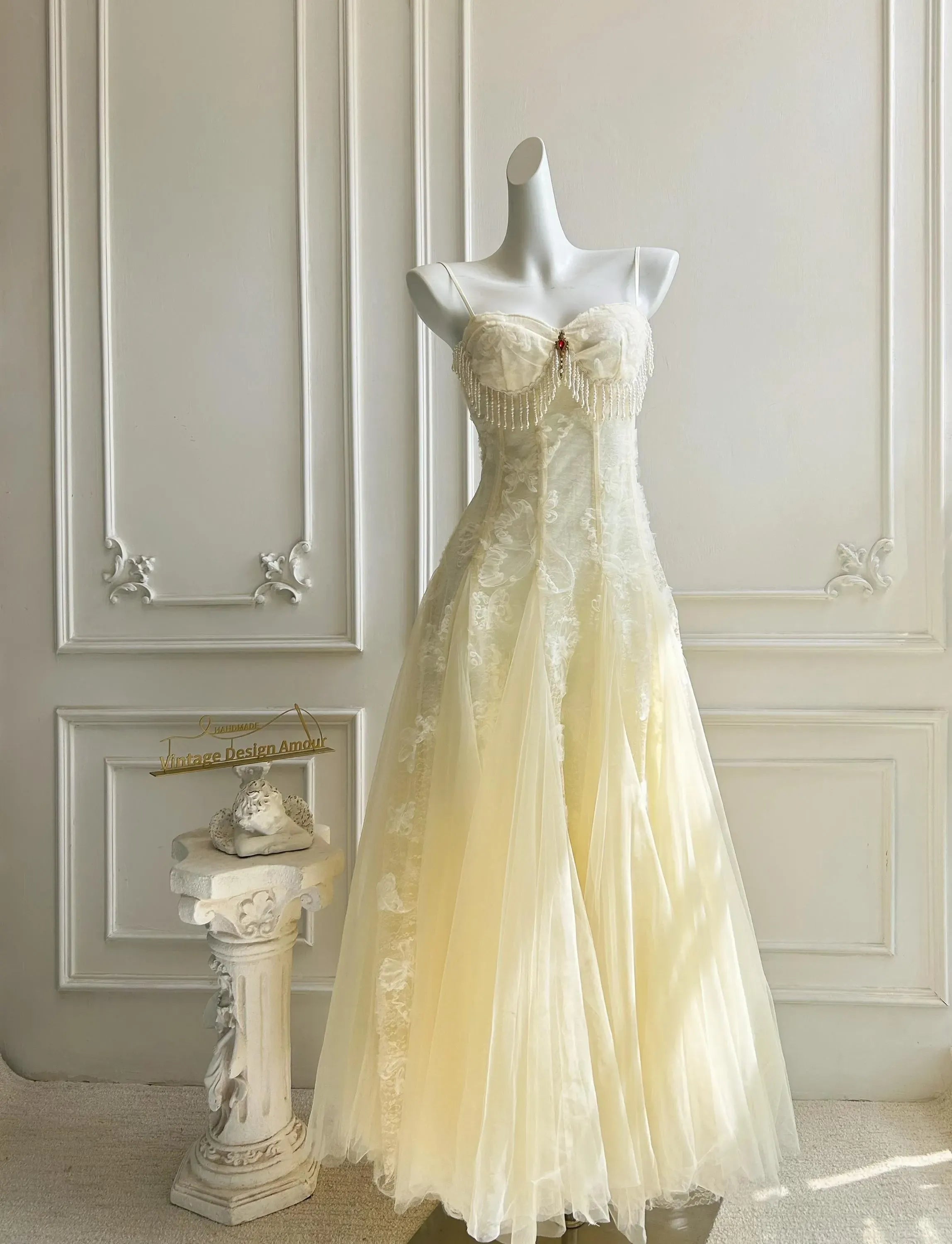 Romantic A-Line Spaghetti-Strap Corset Lace Cream Floor-Length Prom Dress With Fringes