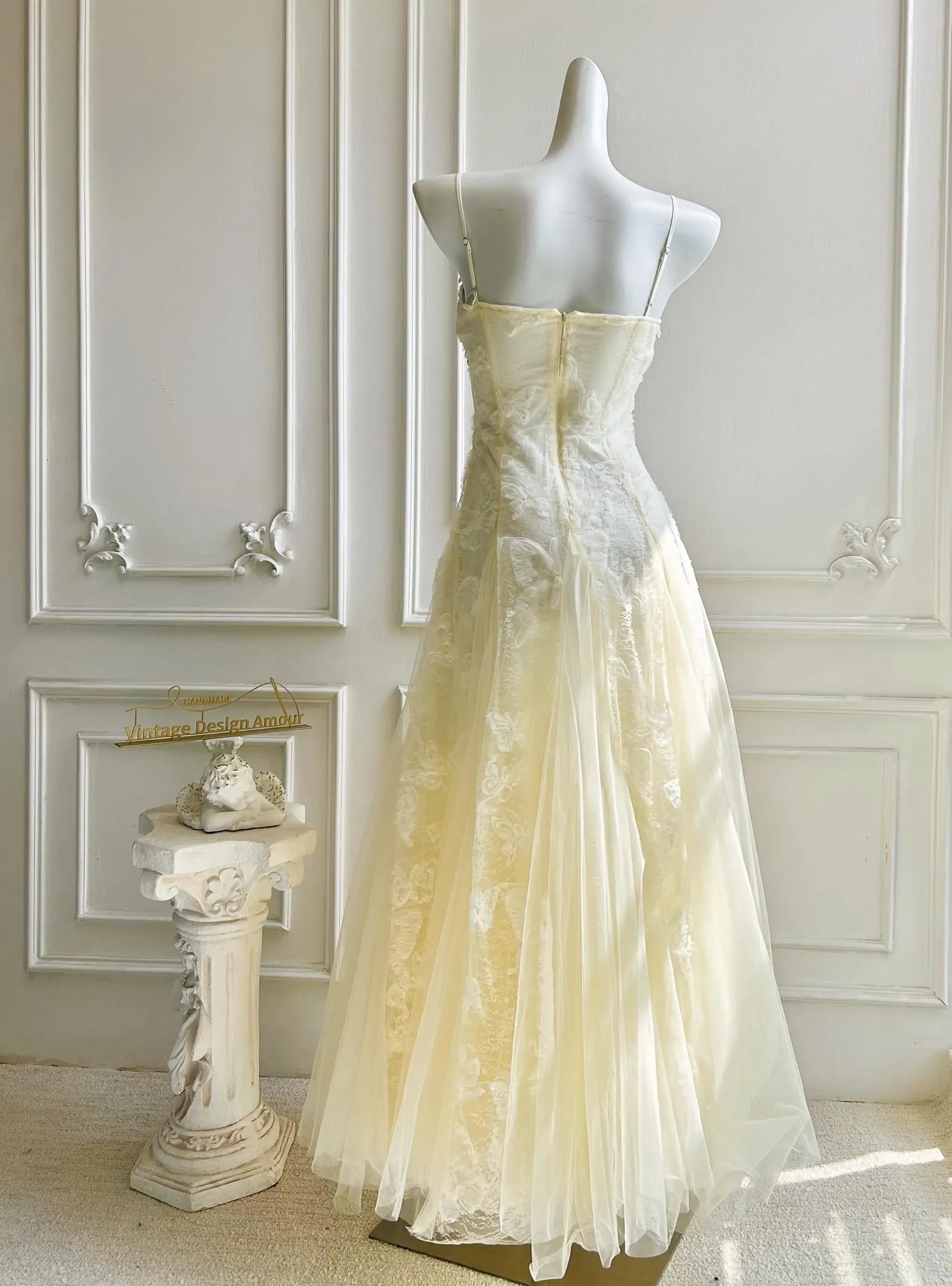 Romantic A-Line Spaghetti-Strap Corset Lace Cream Floor-Length Prom Dress With Fringes