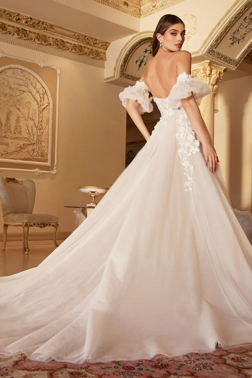 Romantic A-Line Sweetheart Floral Lace White Train Prom Dress With Detachable Sleeves