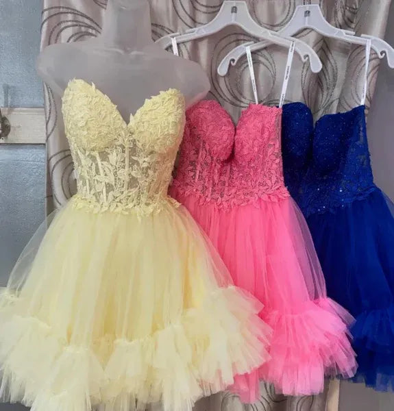 Romantic A-Line Sweetheart Lace Ruffled Yellow Short Homecoming Dress