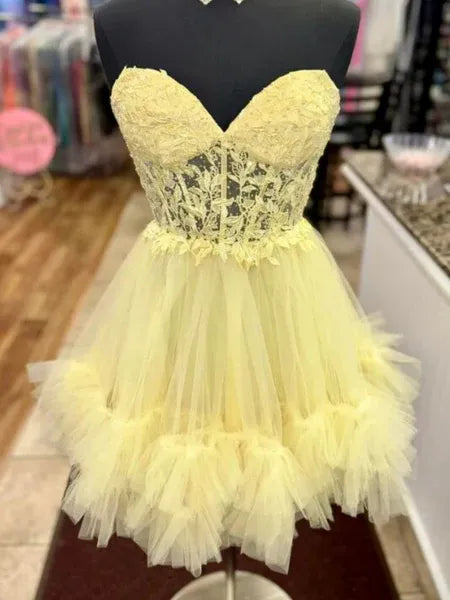 Romantic A-Line Sweetheart Lace Ruffled Yellow Short Homecoming Dress