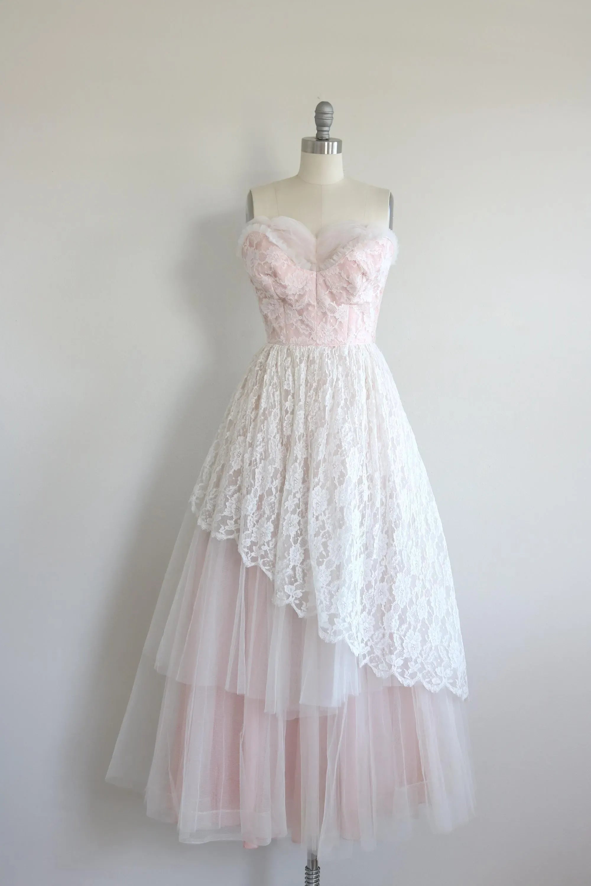 Romantic A-Line Sweetheart Lace Tulle Pink Long Prom Dress With Asymmetrical Hem