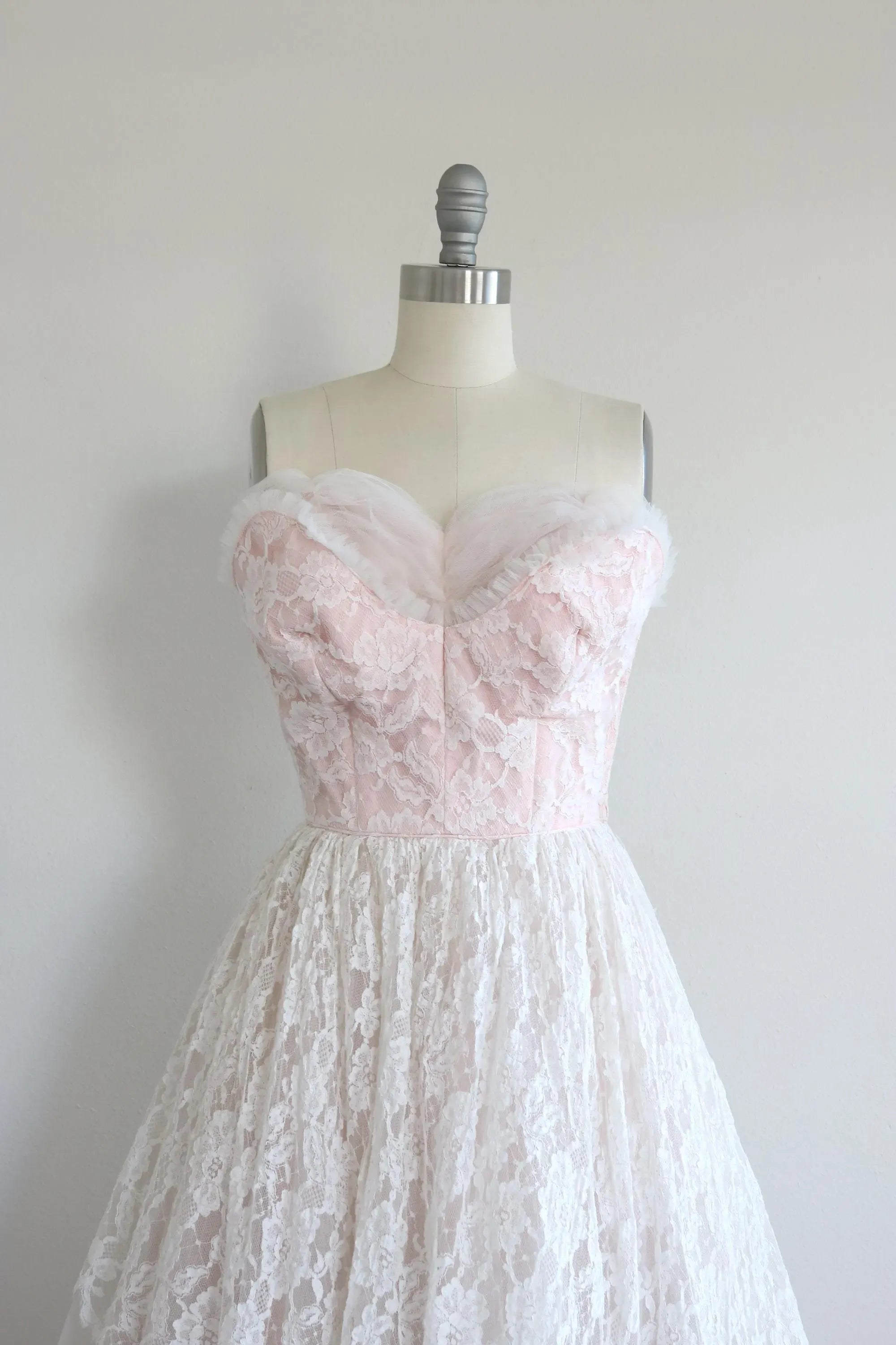 Romantic A-Line Sweetheart Lace Tulle Pink Long Prom Dress With Asymmetrical Hem