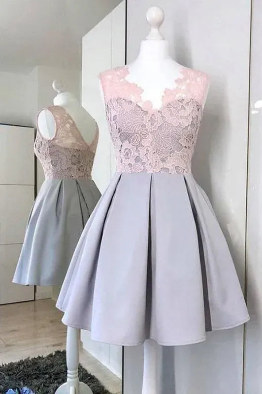Romantic A-Line V-Neck Lace-Top Pleated Grey Short Homecoming Dress For Ladies