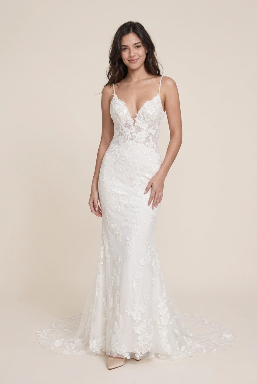 Romantic Mermaid V-Neck Spaghetti Strap Floral Applique Lace White Train Wedding Dress