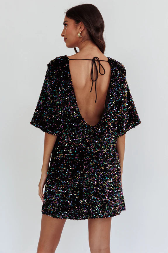 Round Neck Short Sleeves Backless Sequin Black Short Homecoming Dress
