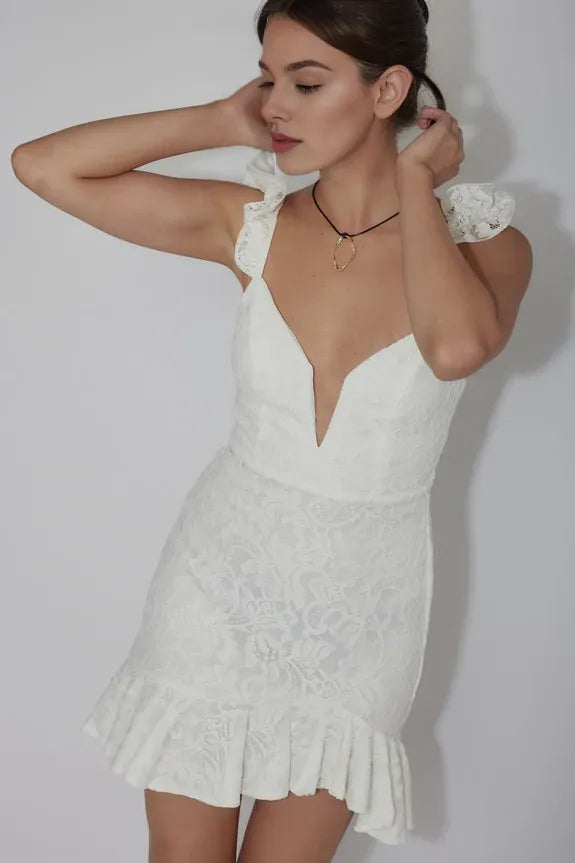 Ruffle Strap V-wire Lace White Mini Homecoming Dress With Ruffle-trim Hem
