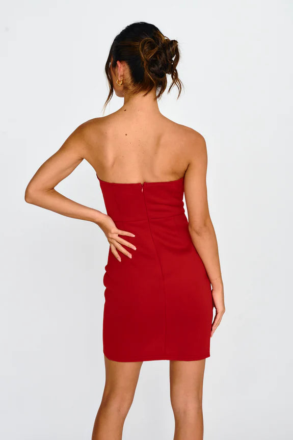 Simple And Elegant V Neck Strapless Twist Red Mini Homecoming Dress