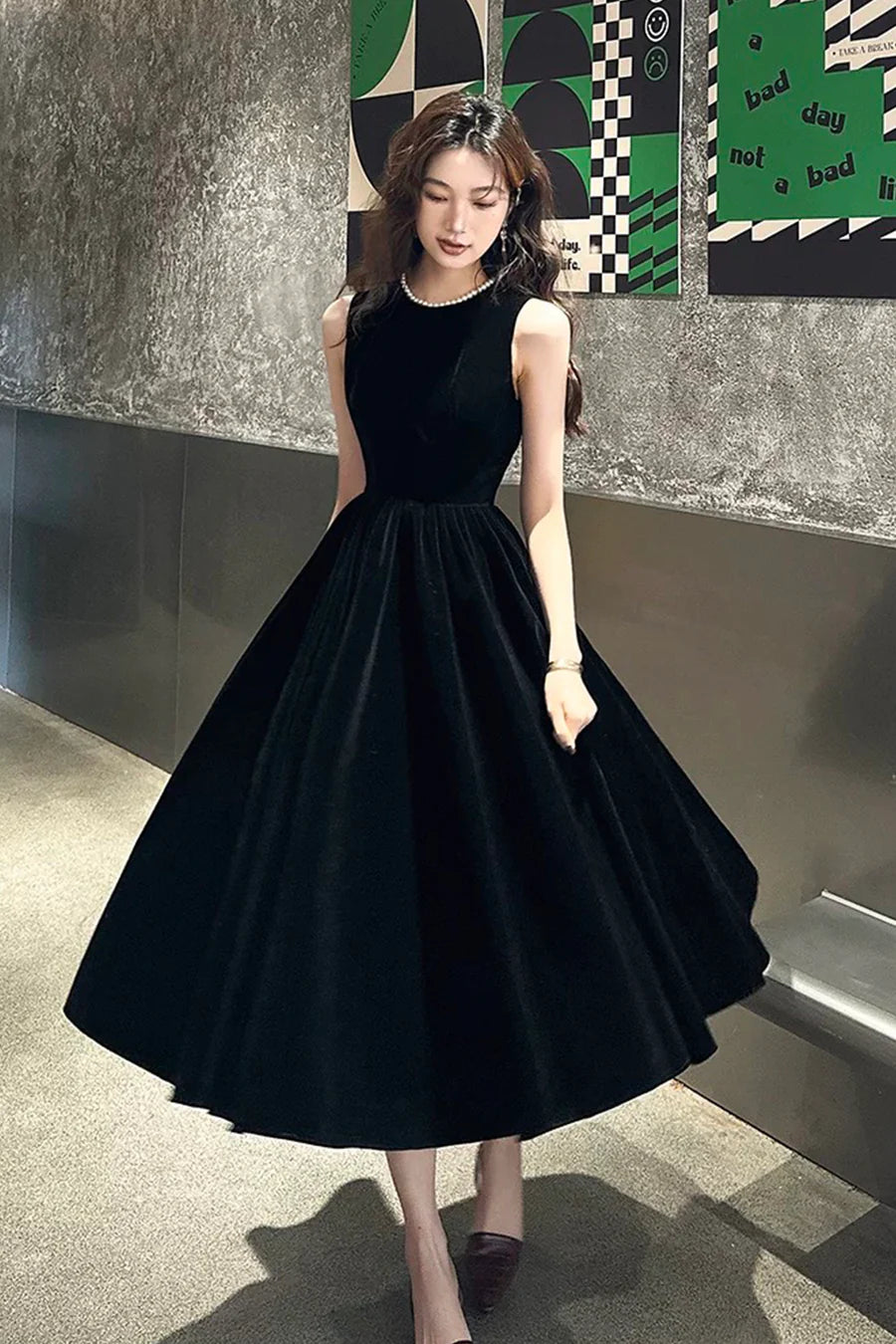 Simple Black Velvet Pearl Back Zipper A-Line Short Party Dress Evening Dress