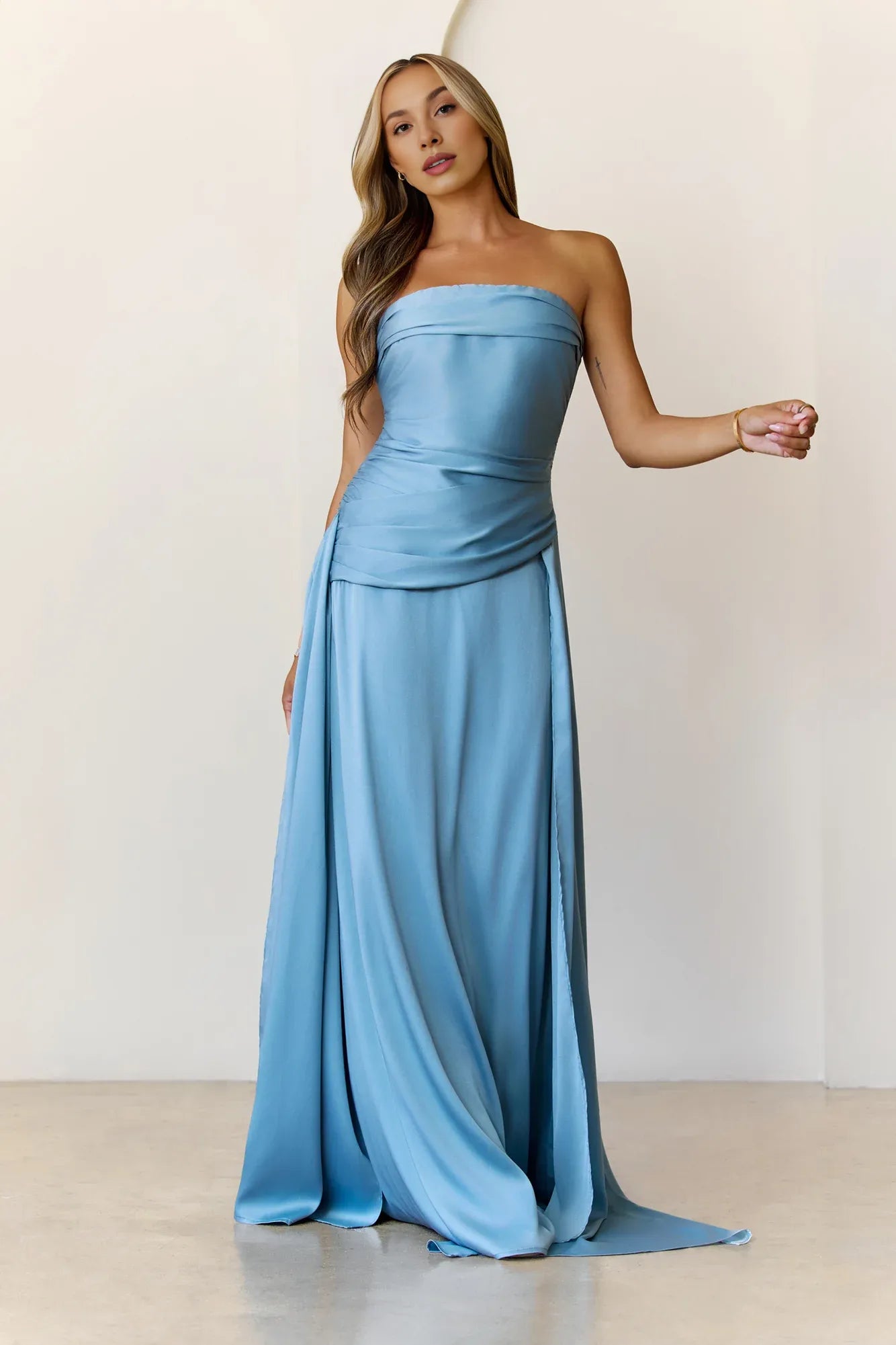 Simple Casual Strapless Pleated Blue Maxi Prom Dress With Streamer For Women