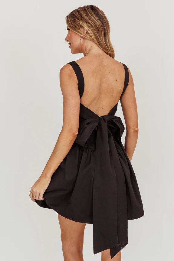 Simple Flared Square Neck Backless Bow Black Mini Homecoming Dress
