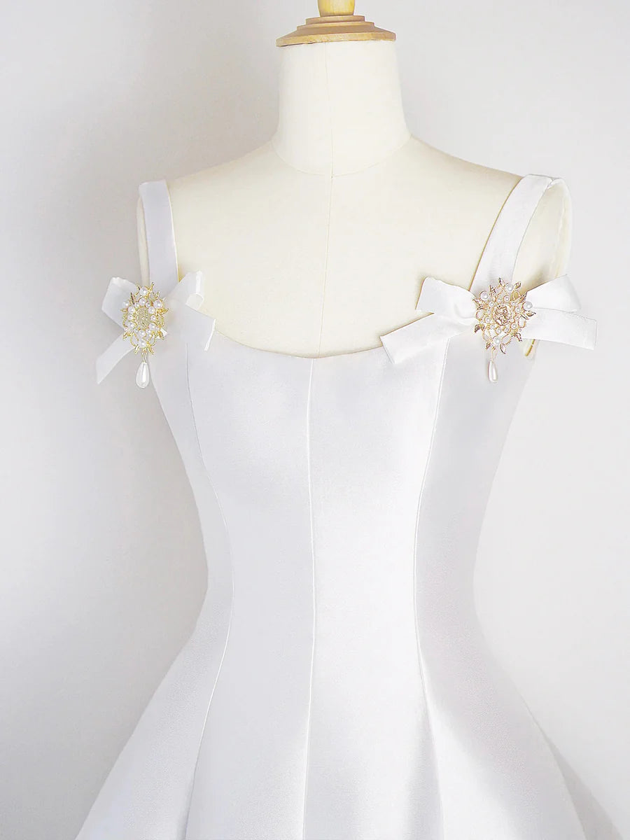 Simple White Satin With Beaded U-Neck Short Homecoming Dress A-Line Evening Party Dress