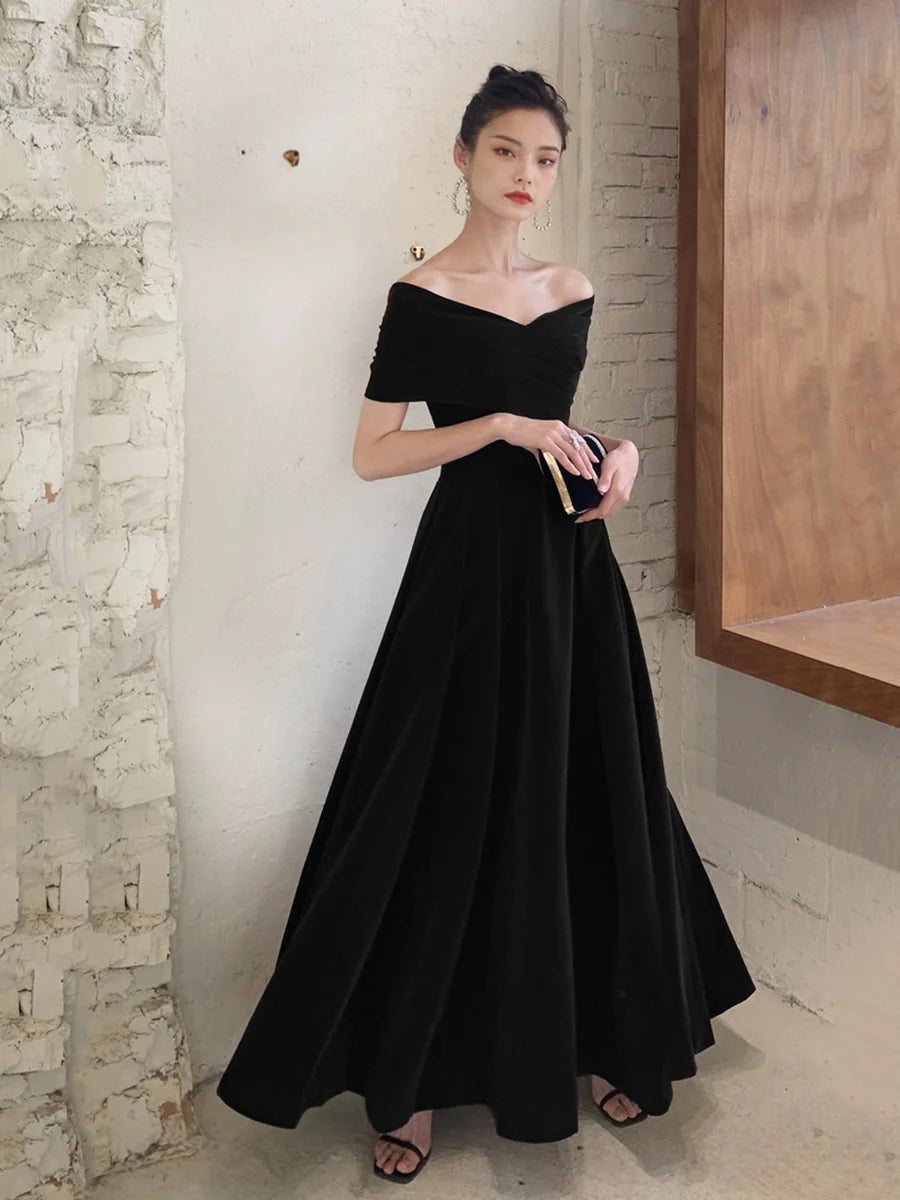 Simplicity Black Velvet V-Neck A-line Floor Length Prom Dress Evening Party Dress