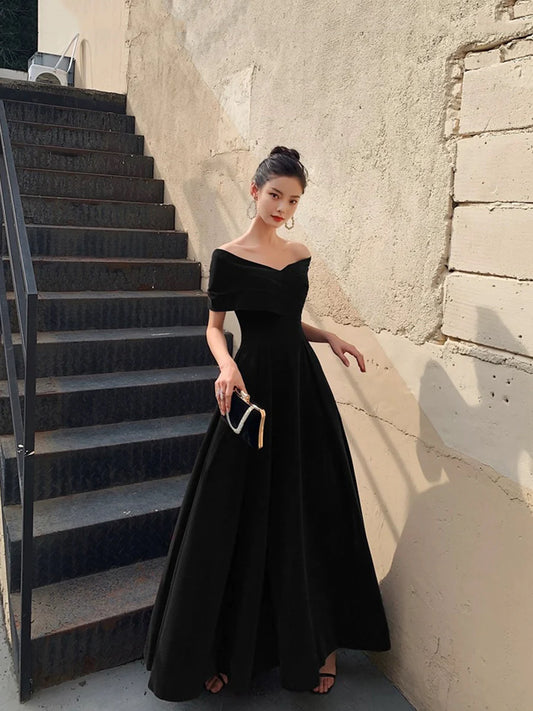 Simplicity Black Velvet V-Neck A-line Floor Length Prom Dress Evening Party Dress