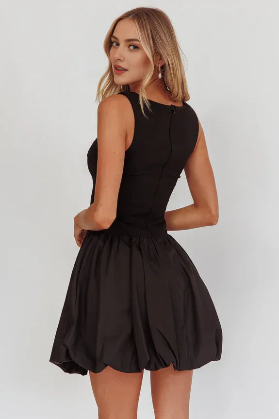 Square Neck Sleeveless Zipper-Back Black Mini Homecoming Dress With Bubble Hem