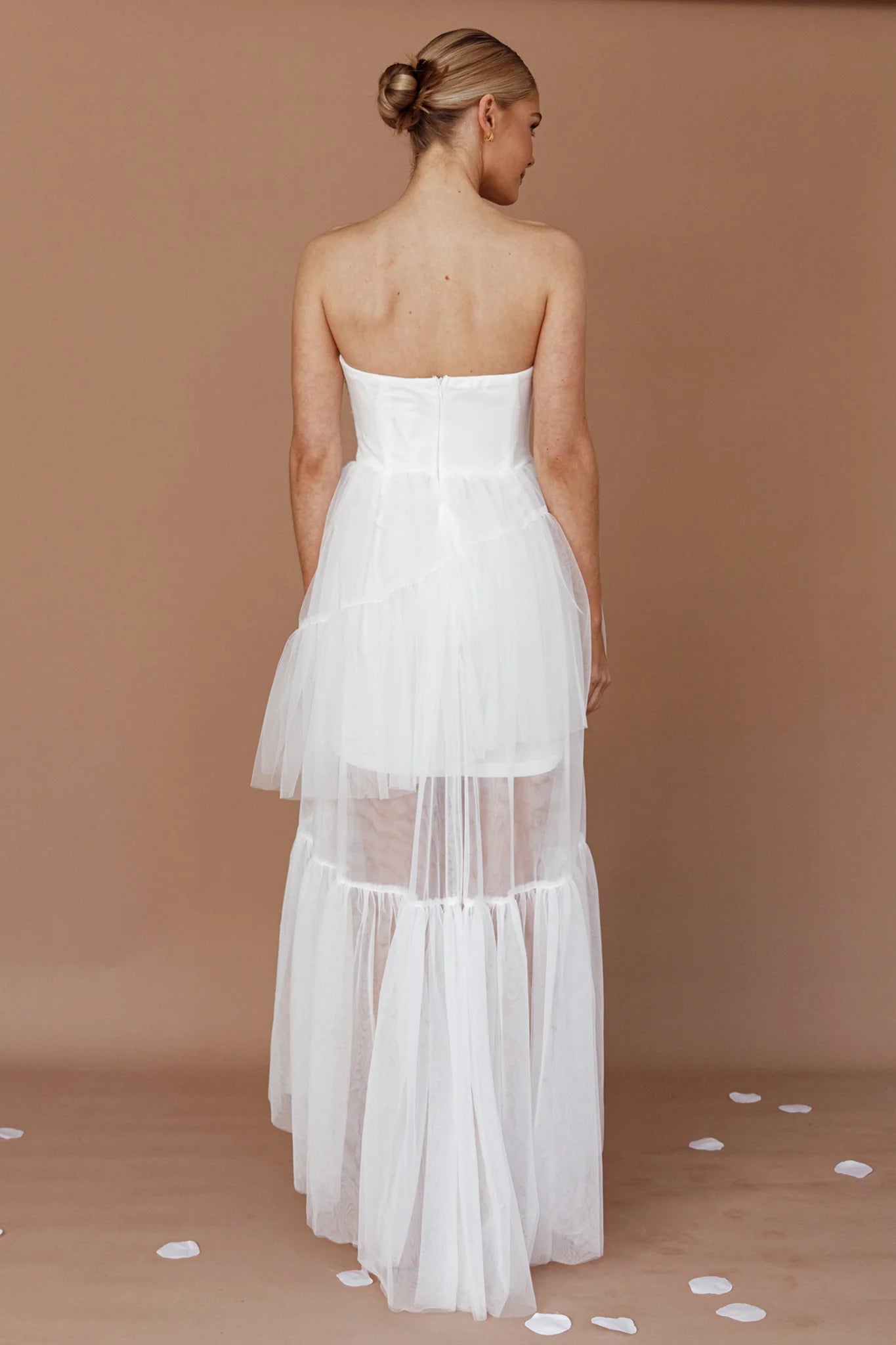 Strapless High-Low Mesh White Midi Evening Dress With High-Low Hem