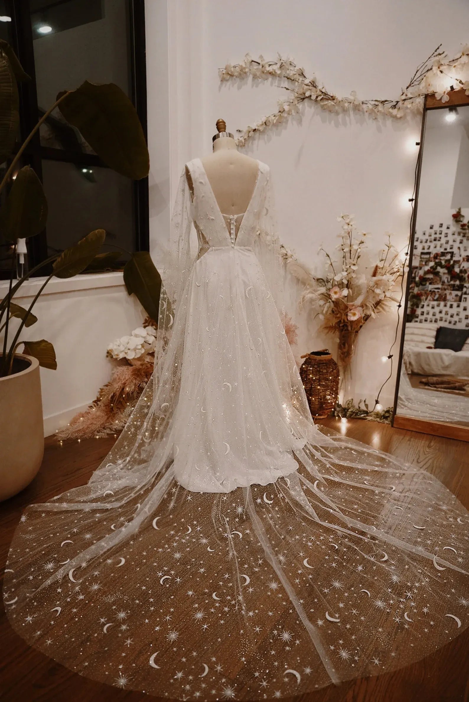 Dreamy A-Line V-Neck Sheer Sleeves Celestial Printing White Prom Dress With Train
