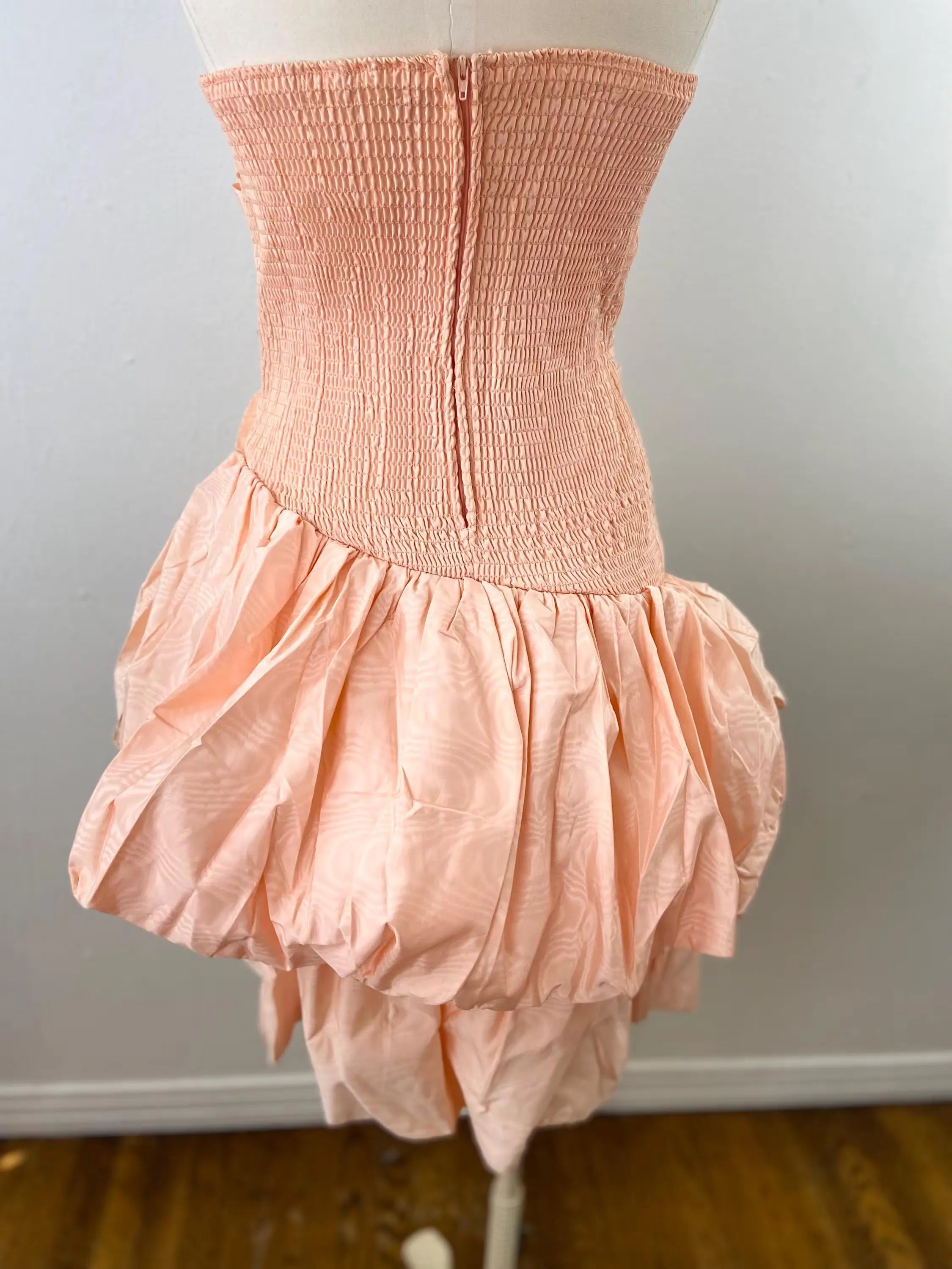 Stunning Ball gown Sweetheart Ruched Peach Short Homecoming Dress With Bubble Hem