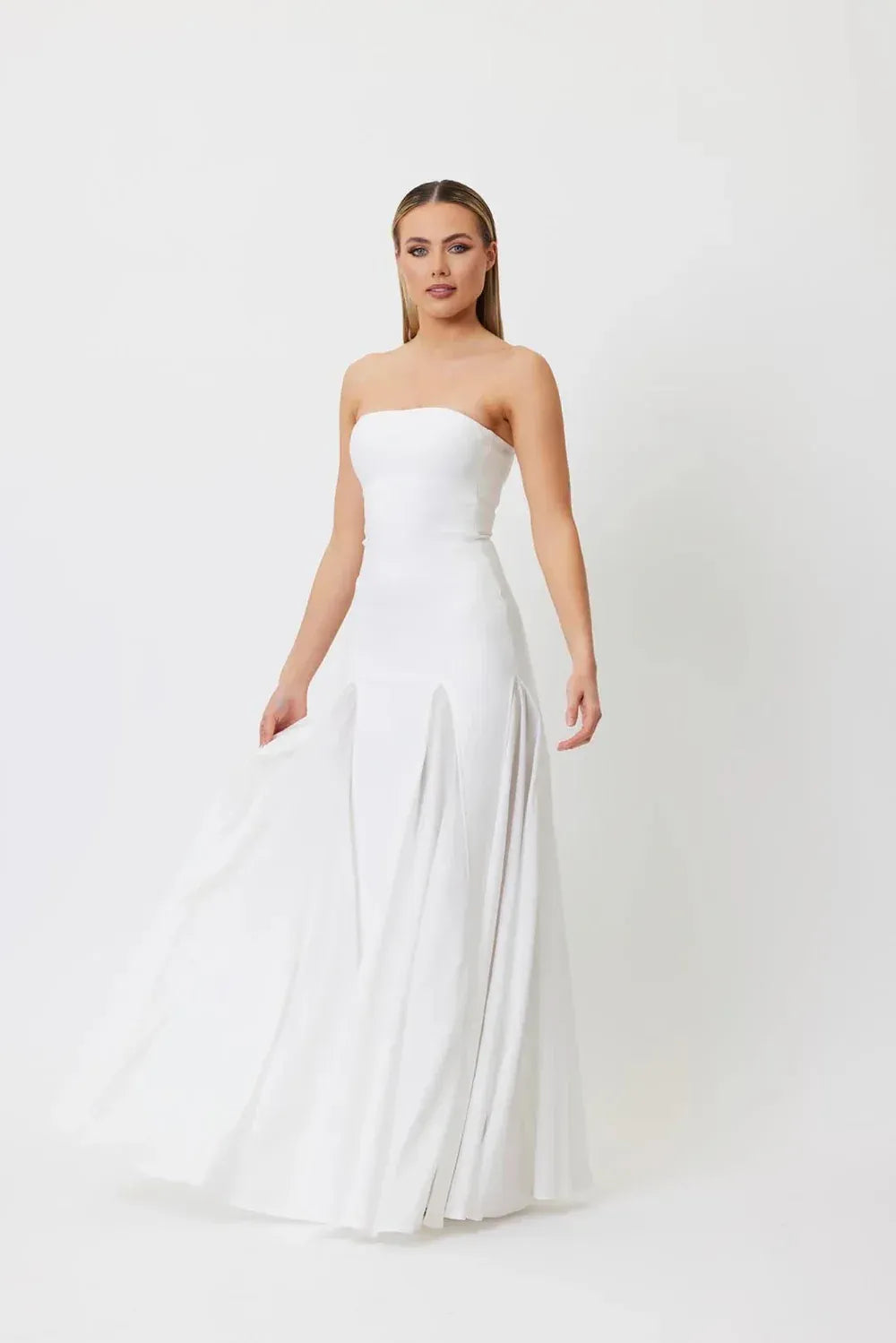 Stylish Mermaid Strapless Godet Mesh White Floor Length Prom Dress