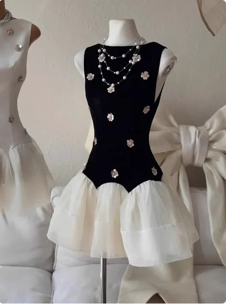 Sweet Satin Tulle Sleeveless Floral Mini 17th Birthday Party Dress Homecoming Dress With Applique