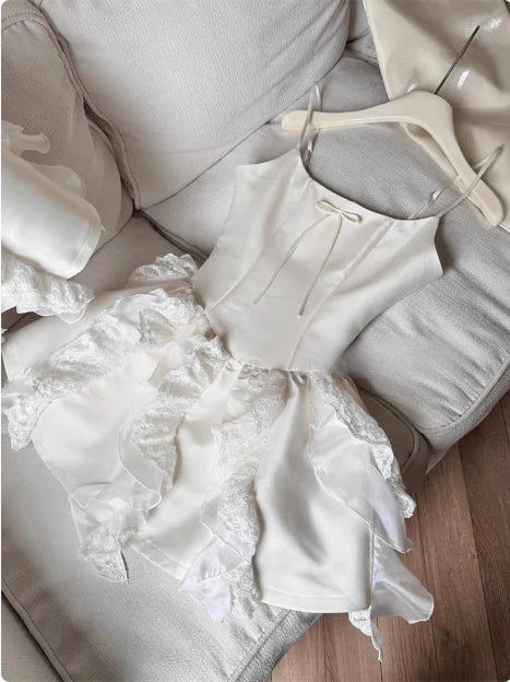 Sweet White Satin Lace With Bow Spaghetti Straps Ruffled 17th Birthday Homecoming Dress