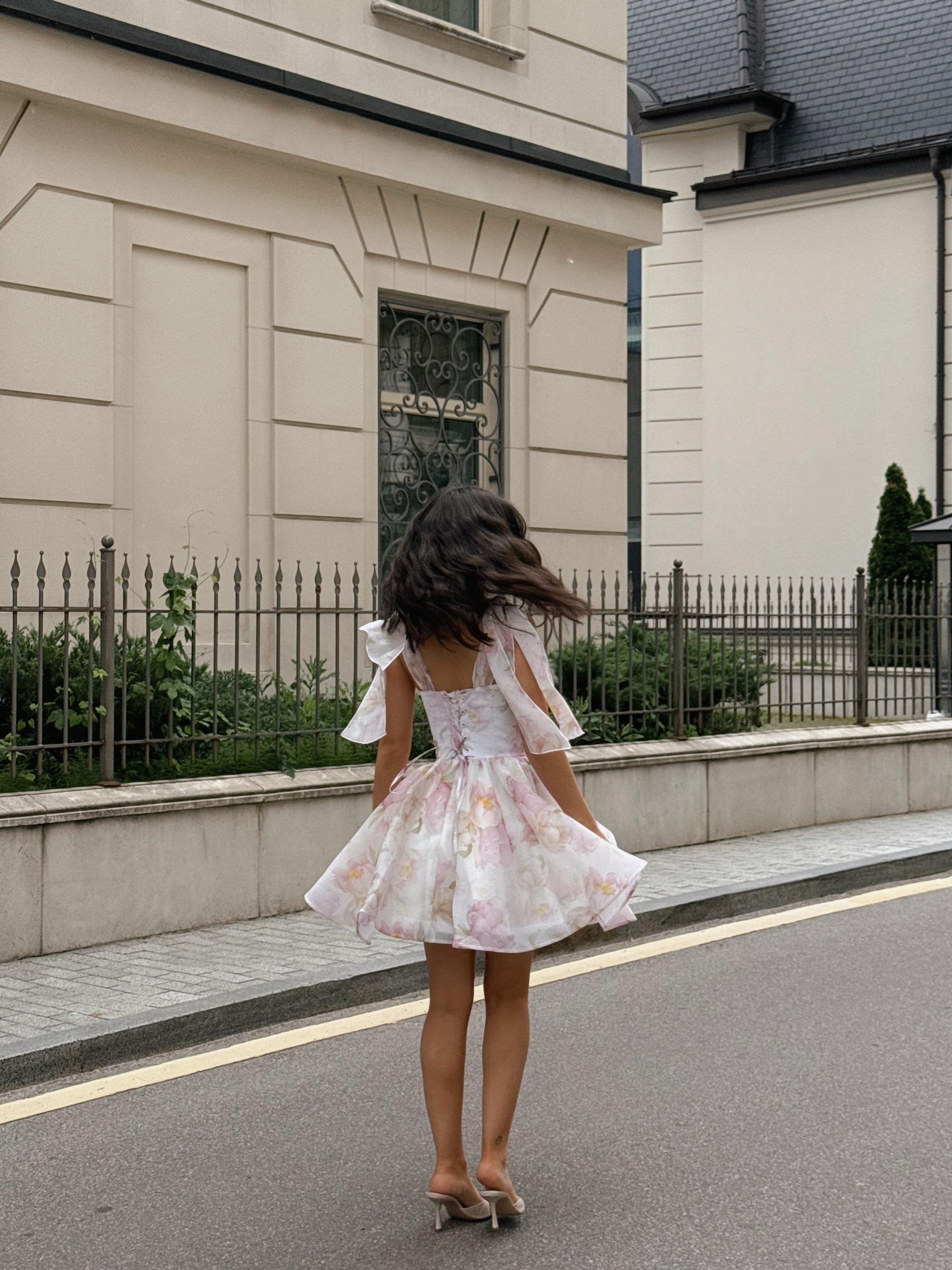 Sweet A-Line Sweetheart Floral Print Ruffled White Short Homecoming Dresses