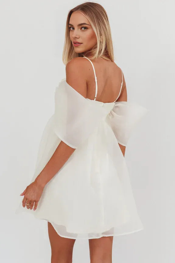 V Neck Spaghetti Straps Pleated Organza Light Beige Mini Homecoming Dress