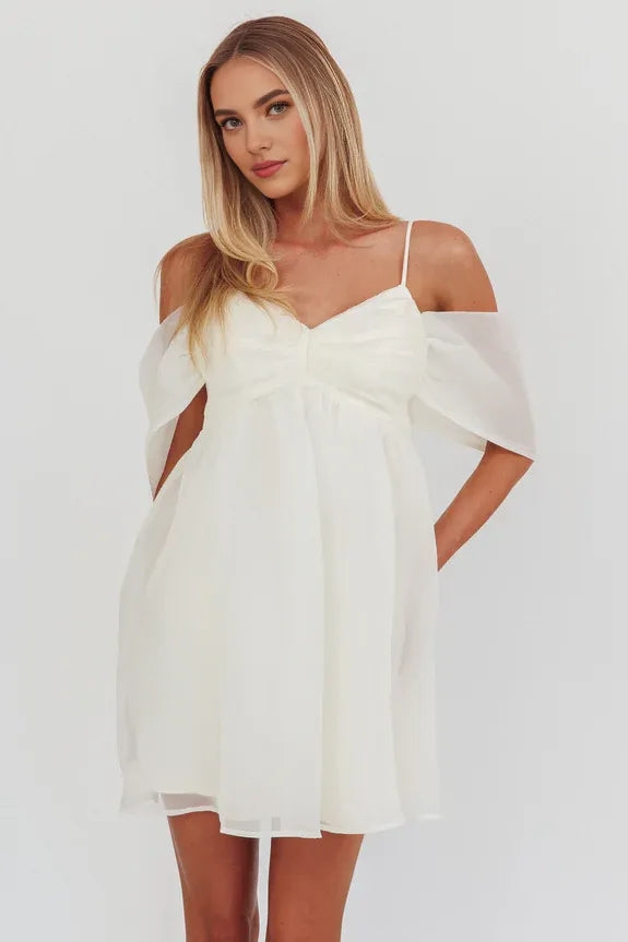 V Neck Spaghetti Straps Pleated Organza Light Beige Mini Homecoming Dress