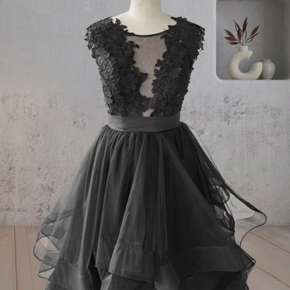Vintage A-Line Black Tulle With Applique Scoop Neck Ruffle Tiered Wedding Dress Horse-Hair Skirt