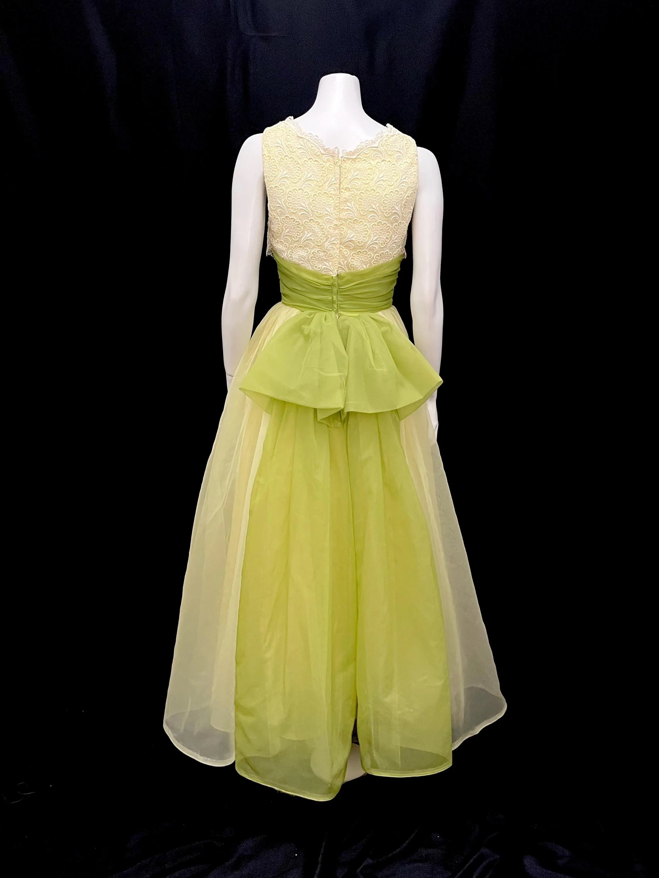 Vintage A-Line Round Neck Lace Chiffon Yellow Floor Length Prom Dress For Women