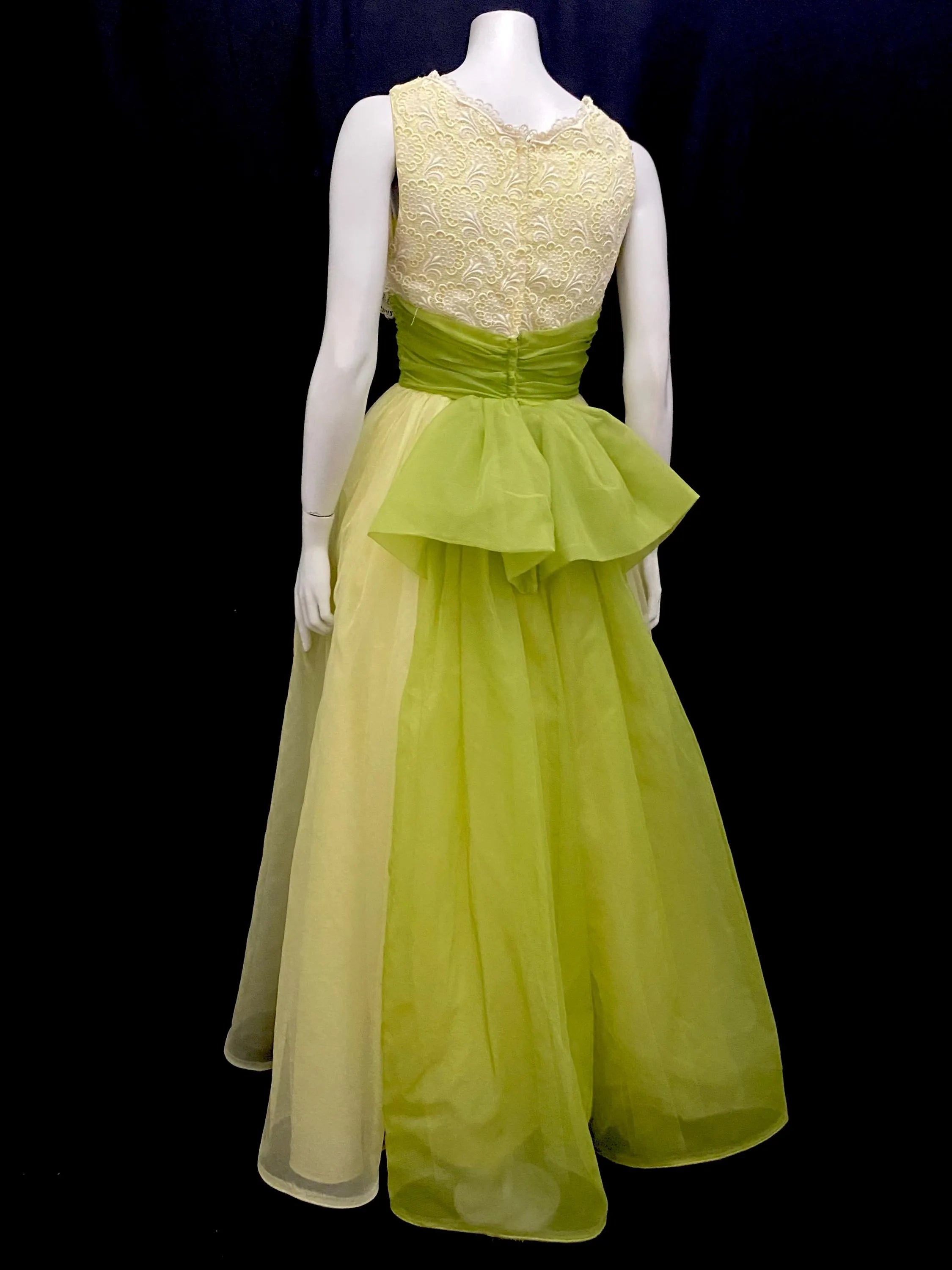 Vintage A-Line Round Neck Lace Chiffon Yellow Floor Length Prom Dress For Women