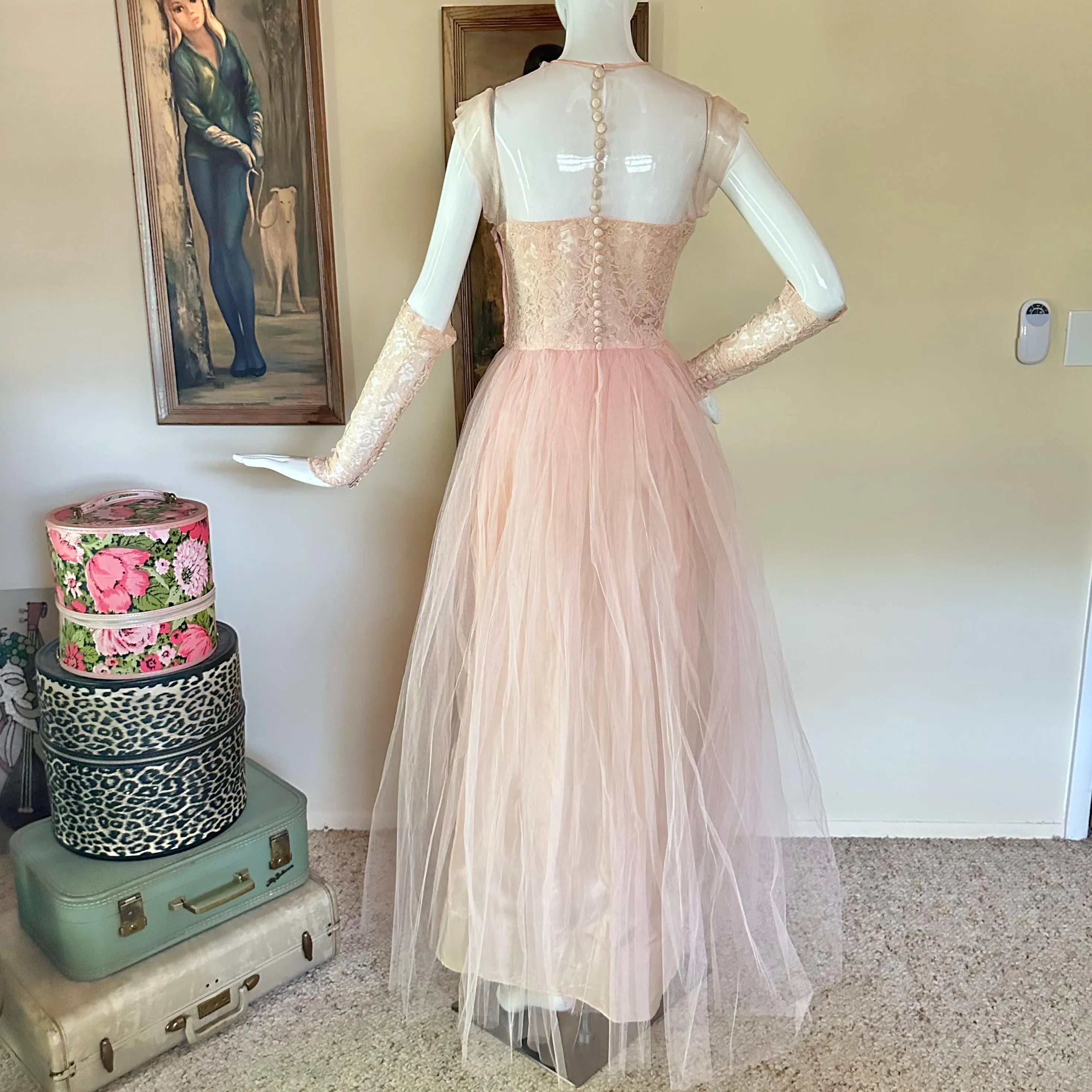 Vintage A-Line Round Neck Lace Tulle Pink Floor Length Prom Dress No Gloves