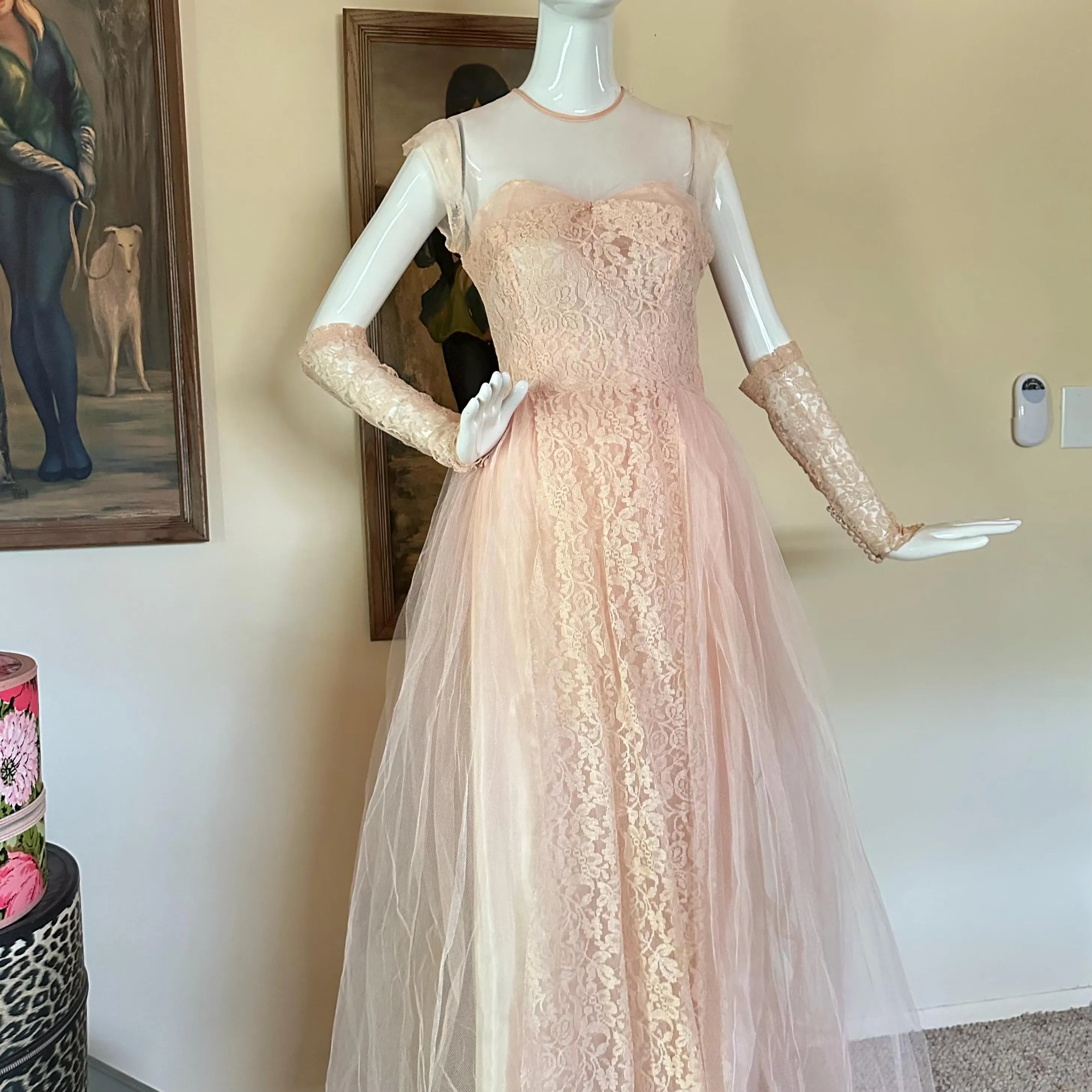 Vintage A-Line Round Neck Lace Tulle Pink Floor Length Prom Dress No Gloves