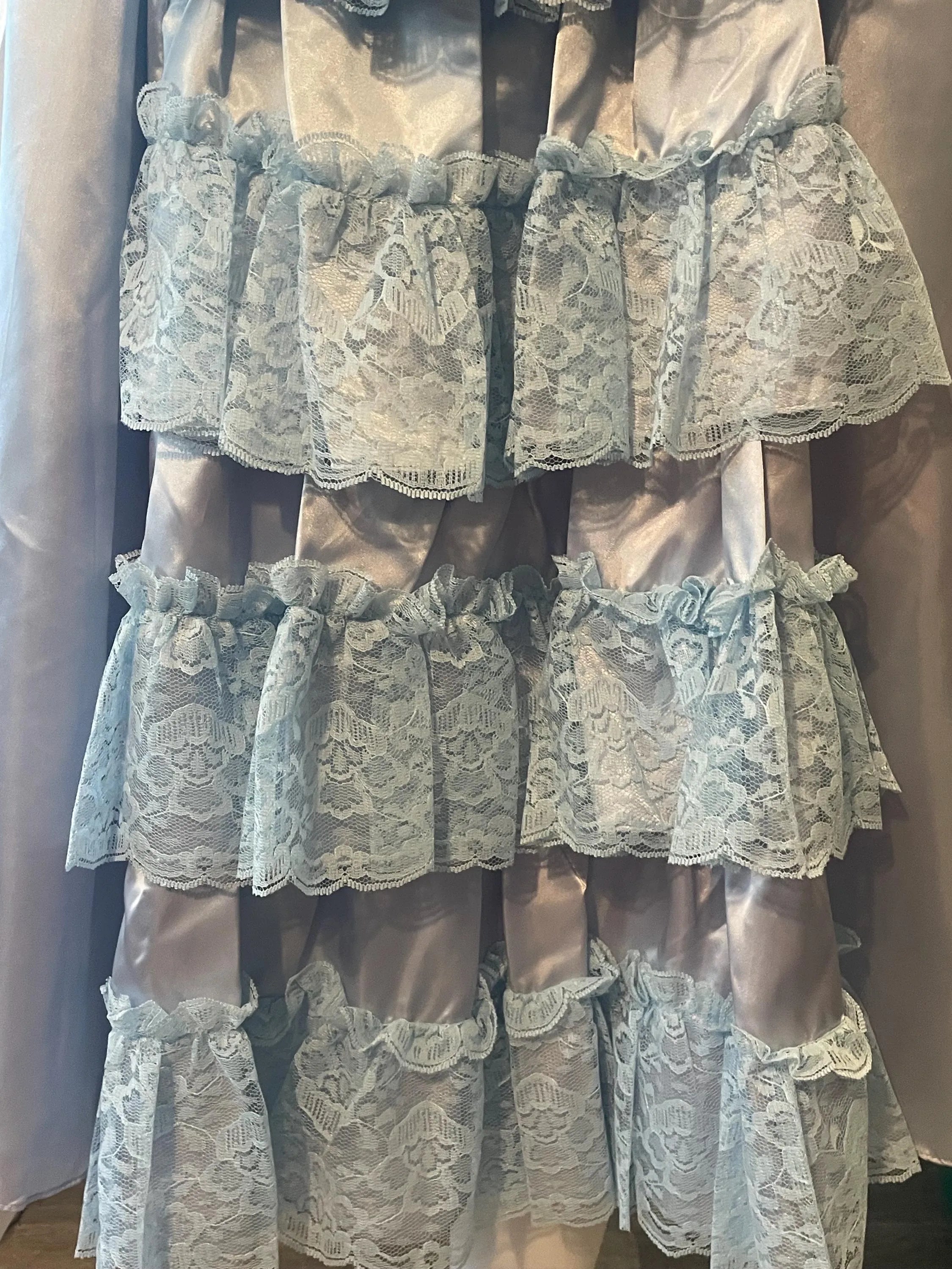 Vintage A-Line Sweetheart Puffed-Sleeve Lace Satin Light Blue Midi Prom Dress