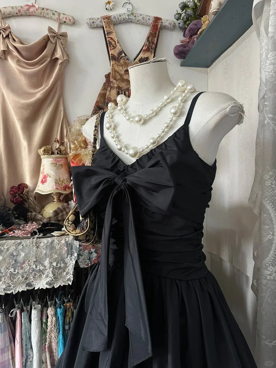 Vintage Black Dresses V Neck Bow Homecoming Dress Short Prom Dress Party Dress With Bubble Hem