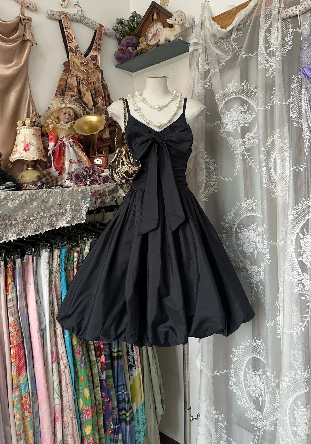 Vintage Black Dresses V Neck Bow Homecoming Dress Short Prom Dress Party Dress With Bubble Hem