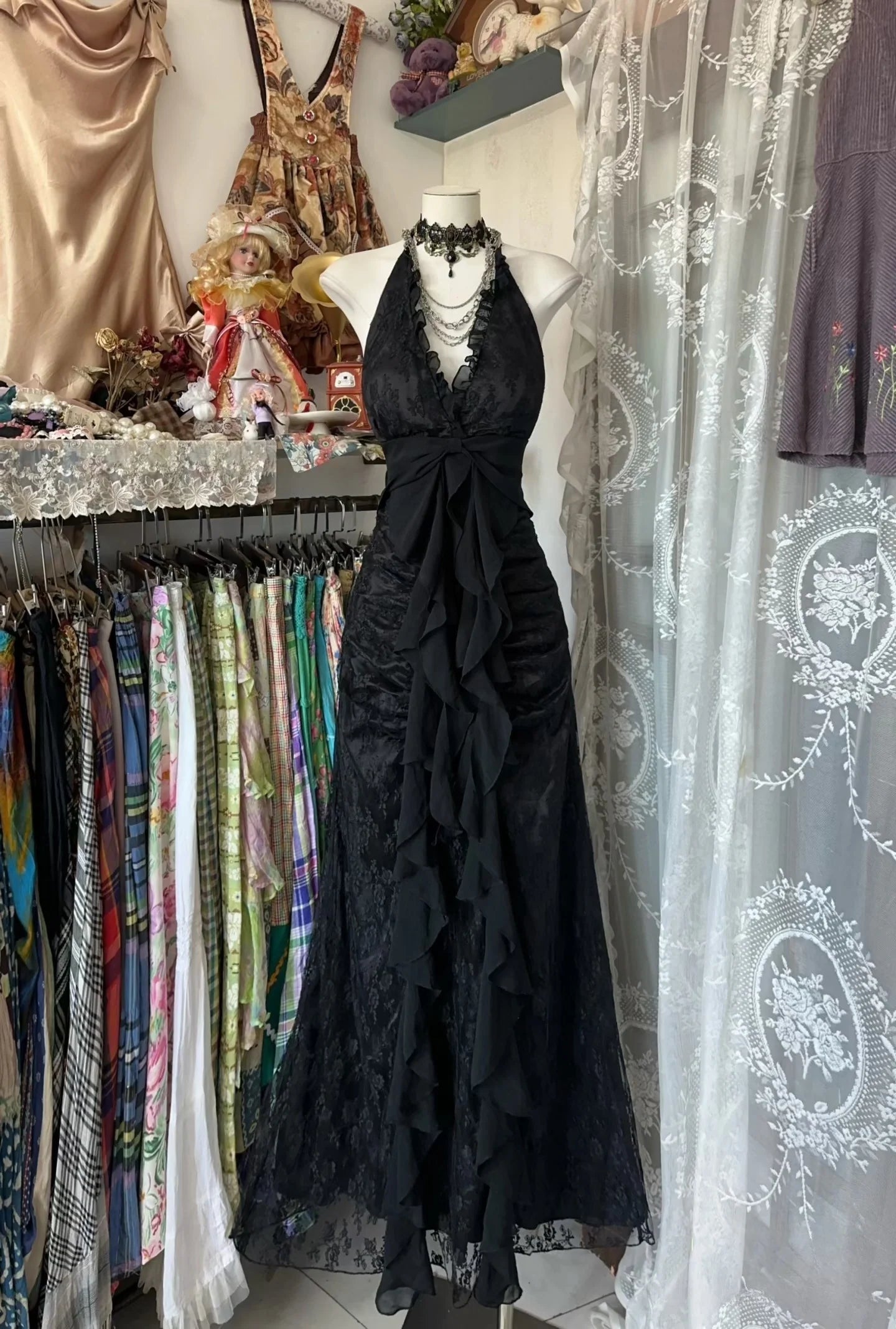 Vintage Black Lace Halter Sleeveless Back Zipper Mermaid Long Evening Dress Prom Dresses