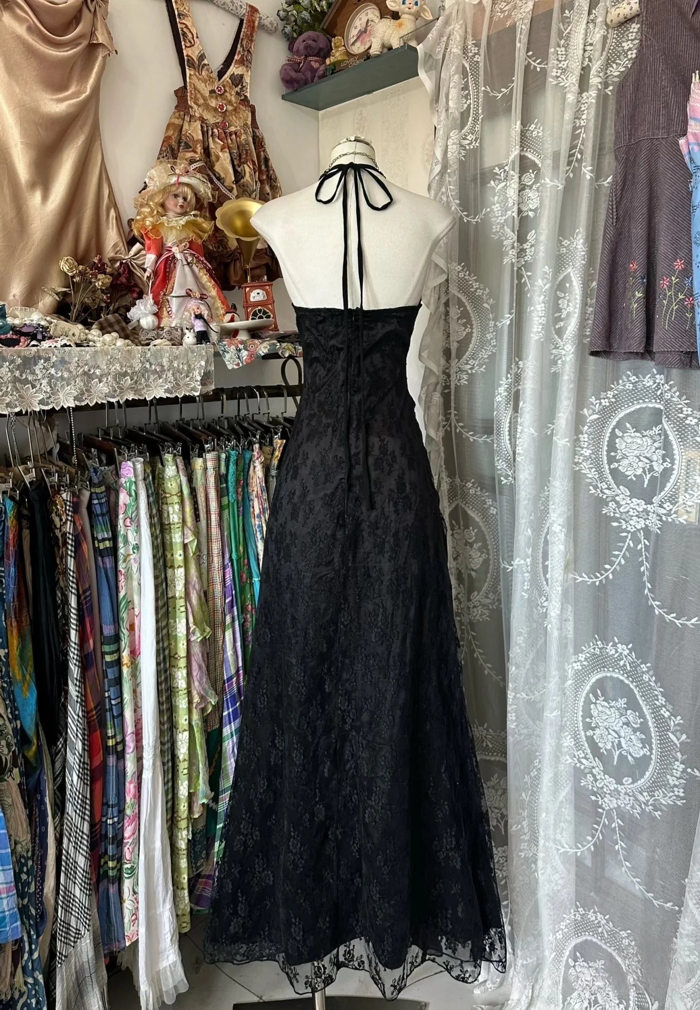 Vintage Black Lace Halter Sleeveless Back Zipper Mermaid Long Evening Dress Prom Dresses