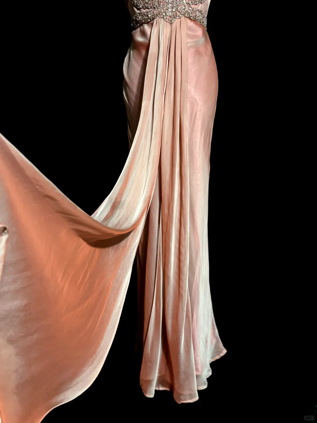 Vintage Pink Rhinestones Mermaid V Neckline Backless Long Fairy Evening Dress With Beaded